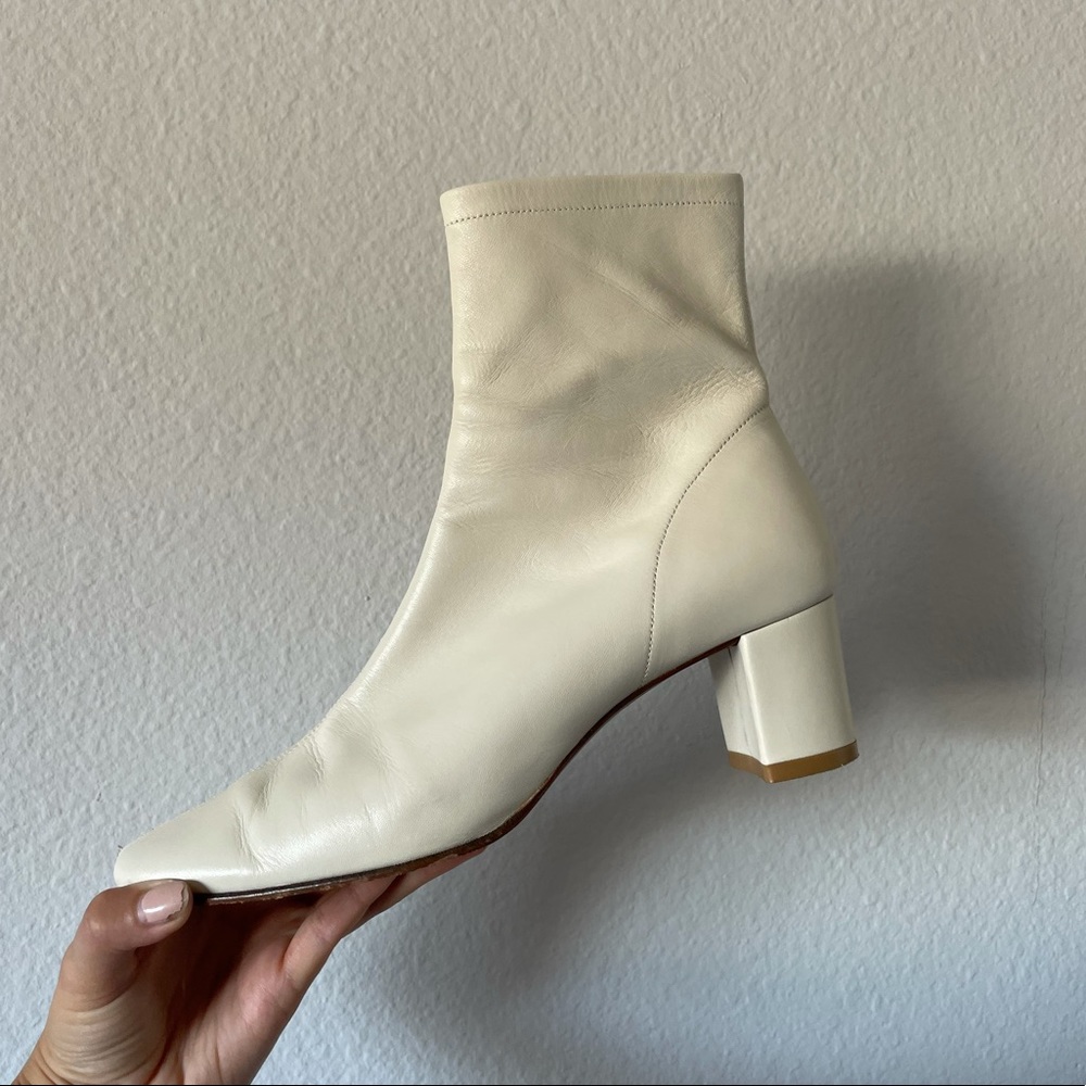 ‼️SOLD‼️White Leather Heeled Ankle Boots
